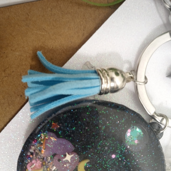 Fun liquid waterfall shaker resin keychain - Picture 5 of 16
